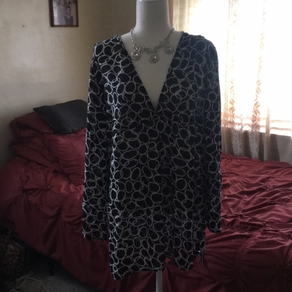 Sheer top - Picture 2 of 6